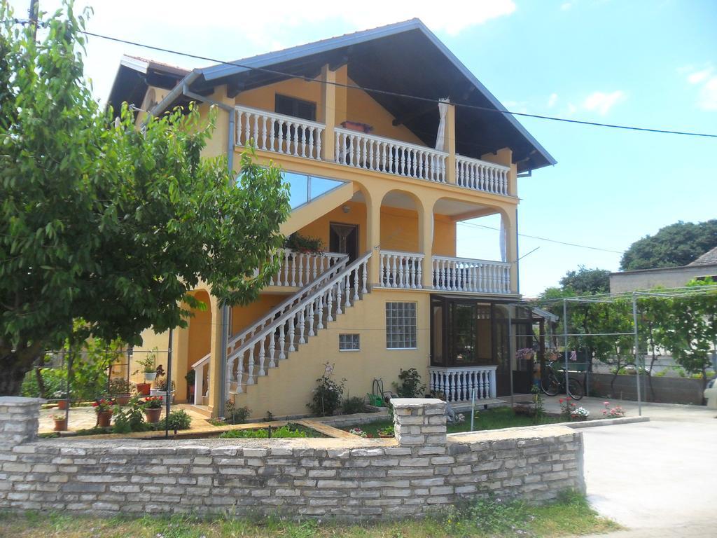 Apartments Stana Sukosan Exterior photo