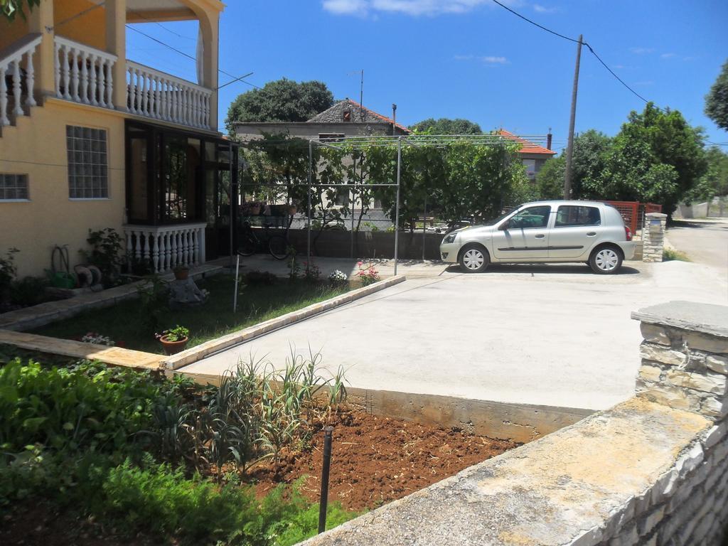 Apartments Stana Sukosan Exterior photo